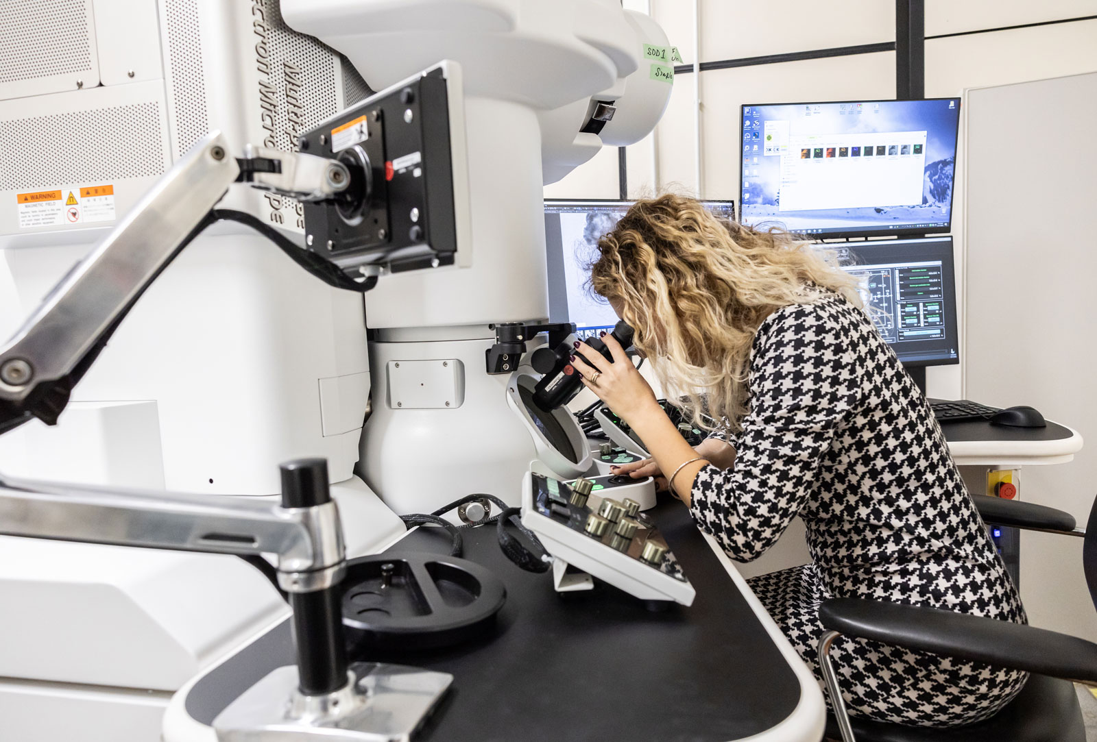 07_microscopio-elettronico-a-trasmissione